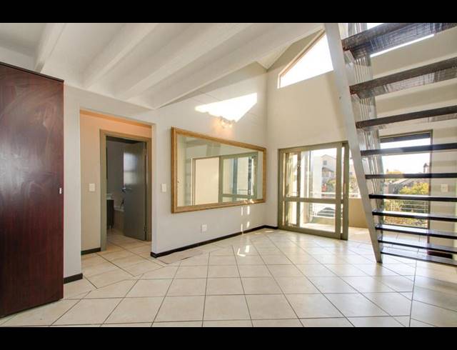 2 BEDROOM APARTMENT FOR SALE IN LONEHILL